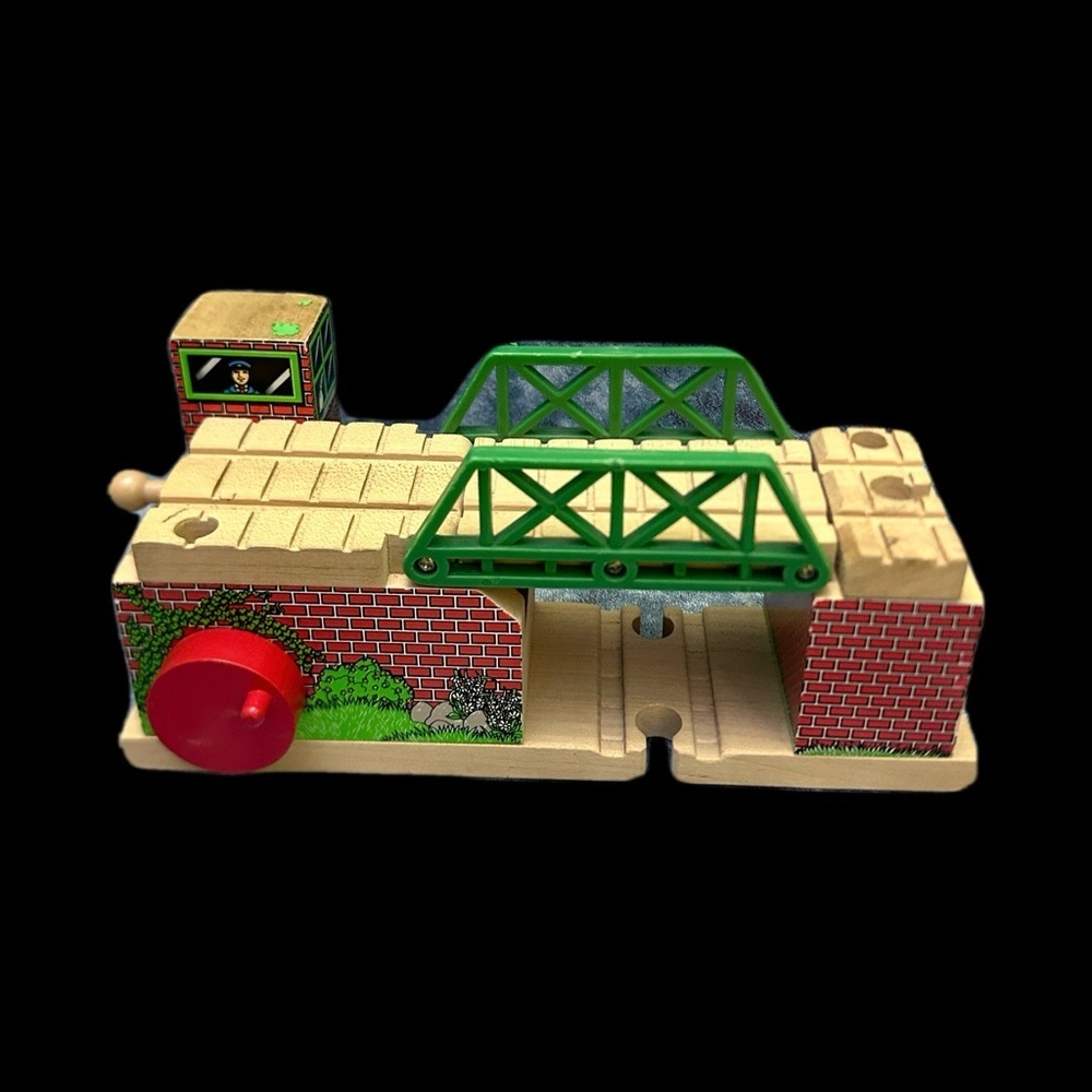 Thomas & Friends Wooden Train Bridge Lifting with Details RETIRED